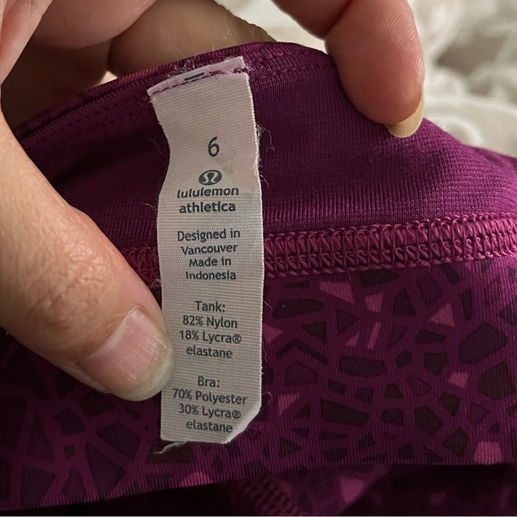 COPY - Lululemon Workout Athletic Tank Top with Built-in Sports Bra Size 6 in E… - Picture 10 of 11